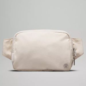 Lululemon Everywhere Belt Bag 2L